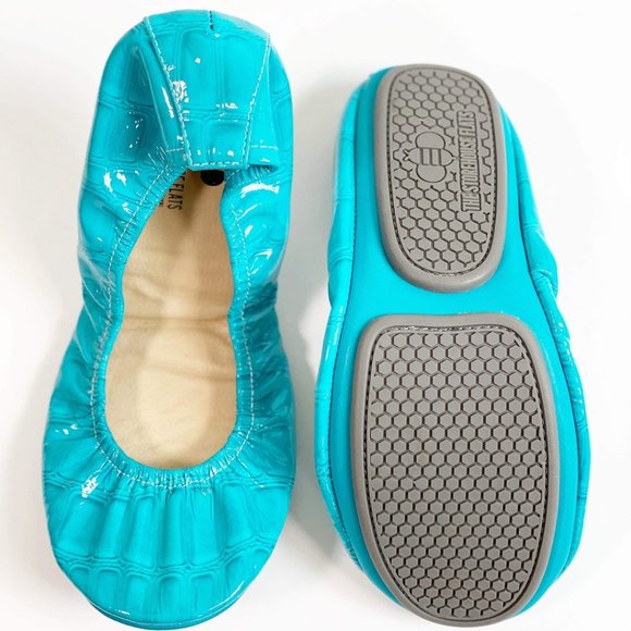 Storehouse Flats Blue Gummy Shark Gator - Picture 2 of 2